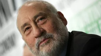 Joseph Stiglitz s'est prononcé contre une nouvelle cure d'austérité pour la Grèce. Crédits photo : WIN MCNAMEE/AFP



