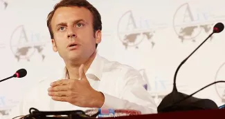 Grèce : Emmanuel Macron appelle à « reprendre des discussions » quel que soit le vote « Si le "Non" l'emporte, ce serait une erreur historique d'écraser le peuple grec », a déclaré Emmanuel Macron - Yva pour les Rencontres Économiques d'Aix-en-Provence