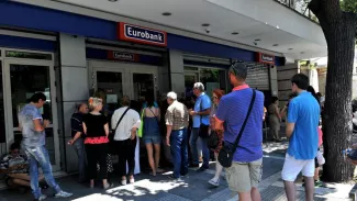 Si un accord est conclu avec les créanciers européens, les banques pourraient réouvrir rapidement. Crédits photo : SAKIS MITROLIDIS/AFP


