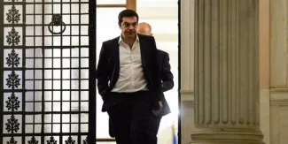 Grèce: l'accord en route pour le vote au Parlement, avec un risque politique pour Tsipras Grèce: l'accord en route pour le vote au Parlement, avec un risque politique pour Tsipras.