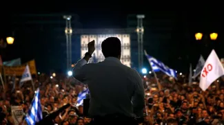 Alexis Tsipras, stratège hors pair ou simple pion sur l'échiquier de la zone euro? Le Premier ministre grec Alexis Tsipras, le 3 juillet dernier sur la place Syntagma à Athènes.