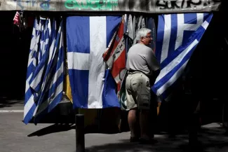 Avec trois semaines de retard, la Grèce s'acquitte de ses arriérés auprès du FMI Athènes n'est plus en défaut de paiement vis-à-vis du FMI après avoir soldé ses arriérés de paiement de près de 2 milliards d'euros.