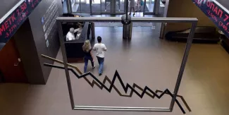 Grèce: la Bourse d'Athènes rouvre lundi après cinq semaines de fermeture Grèce: la Bourse d'Athènes rouvre lundi après cinq semaines de fermeture.