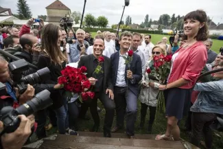 Montebourg-Varoufakis, deux révoltés à « Frangy-en-Grèce » Montebourg-Varoufakis, deux révoltés à « Frangy-en-Grèce ».
