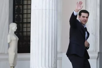 Le premier sondage depuis la démission de Tsipras donne Syriza en tête Le premier sondage depuis la démission de Tsipras donne Syriza en tête.
