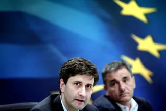 Un ministre des finances grec qui plaît enfin à Bruxelles Un ministre des finances grec qui plaît enfin à Bruxelles.