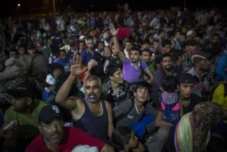 Migrants : tensions sur l'île grecque de Lesbos, l'Europe se mobilise Migrants : tensions sur l'île grecque de Lesbos, l'Europe se mobilise.