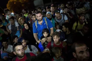 Poursuite des tensions entre migrants et police sur l'île grecque de Lesbos Poursuite des tensions entre migrants et police sur l'île grecque de Lesbos.