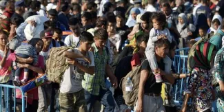 Grèce: 28 migrants, dont un enfant, se noient au large de l'île de Farmakonisi Grèce: 28 migrants, dont un enfant, se noient au large de l'île de Farmakonisi.