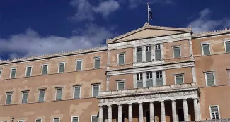 Grèce : le calendrier surchargé du futur gouvernement Le Parlement devra voter une première série de lois prévues par le mémorandum signé en août - AFP PHOTO /LOUISA GOULIAMAKI