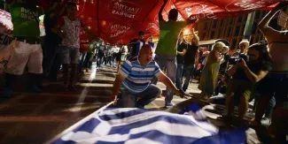 Grèce: Tsipras gagne encore son pari, mais devra sans doute former une coalition.