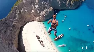 Zante, l'île grecque aux eaux cristallines Zante, l'île grecque aux eaux cristallines.