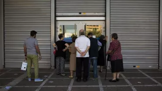 Grèce : les banques ont besoin de 14,4 milliards d'euros Grèce : les banques ont besoin de 14,4 milliards d'euros.