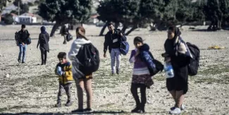 Athènes commence mercredi la répartition des réfugiés dans le reste de l'UE Athènes commence mercredi la répartition des réfugiés dans le reste de l'UE.