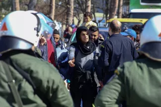 Athènes convoque son ambassadrice à Vienne Des migrants attendent dans le camps d'accueil de Diavata au nord de la Grèce. Image: Keystone