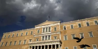 Grèce: la Troïka veut des mesures supplémentaires en cas de besoin Grèce: la Troïka veut des mesures supplémentaires en cas de besoin.