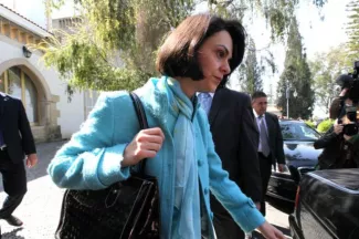 Le FMI appelle à alléger la dette grecque L'envoyée en Grèce du FMI, Delia Velculescu, appelle les partenaires européens de la Grèce à faire ce sacrifice. Image: Keystone