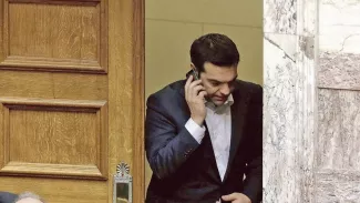 Le livre de confidences de Hollande fait des vagues jusqu'à Athènes Dans l'entourage du premier ministre grec, le malaise est palpable. Crédits photo : Petros Karadjias/AP/SIPA/Petros Karadjias/AP/SIPA