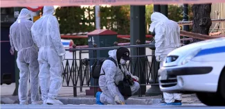 L'ambassade de France à Athènes visée par une grenade L'ambassade de France à Athènes visée par une grenade.