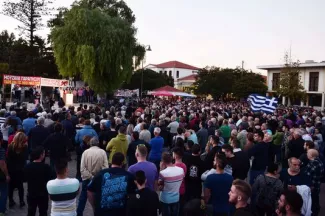 Une manifestation antimigrants sur l'île de Chios, le 28 septembre 2016.


