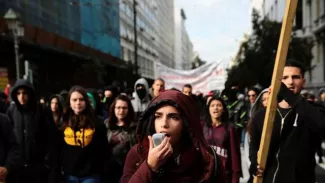 En Grèce, une grève générale contre de nouvelles mesures d'austérité Les nouvelles taxes frappent tous azimuts: voitures particulières, services de téléphone, de télé payante, carburant, tabac, café et bière par exemple. (Photo d'illustration)