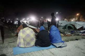 Des migrants sur l'île de Lesbos (Grèce), le 25 novembre.


