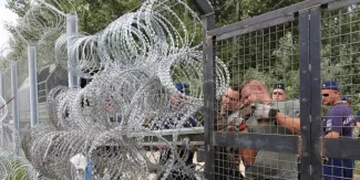 De Lesbos à Bruxelles, dans les pas des réfugiés De Lesbos à Bruxelles, dans les pas des réfugiés.