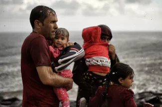 En Grèce, le cri de colère des réfugiés et des ONG contre l'accord UE-Turquie En Grèce, le cri de colère des réfugiés et des ONG contre l'accord UE-Turquie.