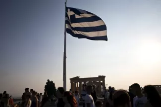 Depuis des mois, les discussions piétinaient entre Athènes, les pays de la zone euro et le Fonds monétaire international, ce qui bloquait la poursuite du troisième plan d'aide.


