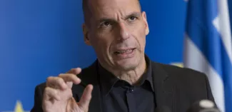 Yanis Varoufakis appelle à voter Emmanuel Macron (mais...) Yanis Varoufakis appelle à voter Emmanuel Macron (mais.