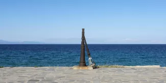 "Le salut viendra de la mer" : une île grecque dans la tempête "Le salut viendra de la mer" : une île grecque dans la tempête.