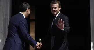A Athènes, Macron lance la "refondation" démocratique de l'Europe.