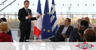 Macron salue les efforts de Tsípras et appelle à faire confiance à la Grèce Emmanuel Macron et Aléxis Tsípras, devant les chefs d'entreprises à Athènes, vendredi.