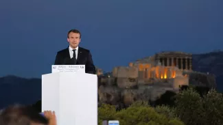 À Athènes, Emmanuel Macron veut refonder l'Europe À Athènes, Emmanuel Macron veut refonder l'Europe.