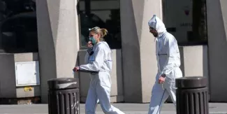 Un suspect arrêté en Grèce pour les colis piégés envoyés au FMI et à des responsables politiques Un suspect arrêté en Grèce pour les colis piégés envoyés au FMI et à des responsables politiques.