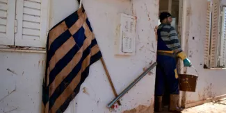 Derrière l’embellie officielle, c’est encore la galère pour les Grecs Derrière l’embellie officielle, c’est encore la galère pour les Grecs.
