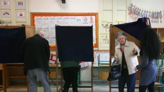 Chypre élit son président, faible participation à la mi-journée Les Chypriotes grecs votent pour l'élection présidentielle le 28 janvier 2018