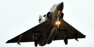 Grèce et Turquie s'engagent à renforcer le dialogue après la mort d'un pilote grec Les forces armées grecques observeront un deuil de trois jours après ce décès, a annoncé le ministère de la Défense.