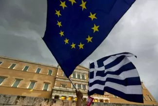 « Le coût du défaut de la Grèce est désormais tel que ce dernier devient en réalité improbable » « La leçon du dossier grec est qu'un emprunteur ne fait défaut que si ses créanciers refusent de lui prêter ce qu'il ne peut rembourser. »
