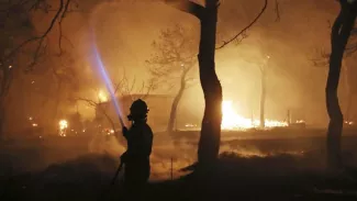 Incendies en Grèce : le gouvernement suspecte «des actes criminels» Incendies en Grèce : le gouvernement suspecte «des actes criminels».