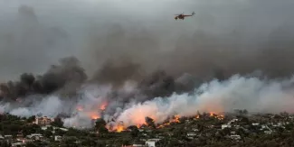 L'incendie qui a ravagé les environs d'Athènes a fait 88 morts.@ ANGELOS TZORTZINIS / AFP


