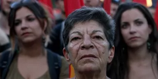 Après 8 ans d'austérité, les Grecs veulent "recoller les morceaux de leurs rêves brisés" Après 8 ans d'austérité, les Grecs veulent "recoller les morceaux de leurs rêves brisés".