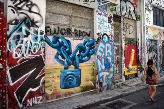 La Grèce sort de sa mise sous tutelle, mais reste sous « surveillance renforcée » La Grèce sort de sa mise sous tutelle, mais reste sous « surveillance renforcée ».