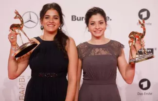 Sarah Mardini, la Syrienne qui avait sauvé des migrants en mer, arrêtée en Grèce Sarah Mardini, la Syrienne qui avait sauvé des migrants en mer, arrêtée en Grèce.
