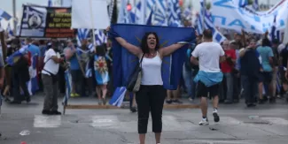 Grèce: des milliers de manifestants avant un discours clé de Tsipras Grèce: des milliers de manifestants avant un discours clé de Tsipras.