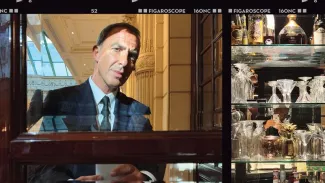 Un dernier verre avec Nikos Aliagas Un dernier verre avec Nikos Aliagas.