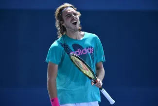 Tennis - WTF : Stefanos Tsitsipas explose son casque au Milan Next Gen.