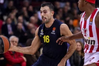 Basket - Euroligue : le Fenerbahçe Istanbul s'impose de peu chez l'Olympiakos Le Pirée Basket - Euroligue : le Fenerbahçe Istanbul s'impose de peu chez l'Olympiakos Le Pirée.