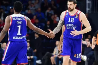 Basket - Euroligue : l'Efes Pilsen Istanbul domine le Panathinaïkos Athènes Basket - Euroligue : l'Efes Pilsen Istanbul domine le Panathinaïkos Athènes.
