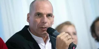 Le grec Varoufakis candidat aux élections européennes en Allemagne Le grec Varoufakis candidat aux élections européennes en Allemagne.